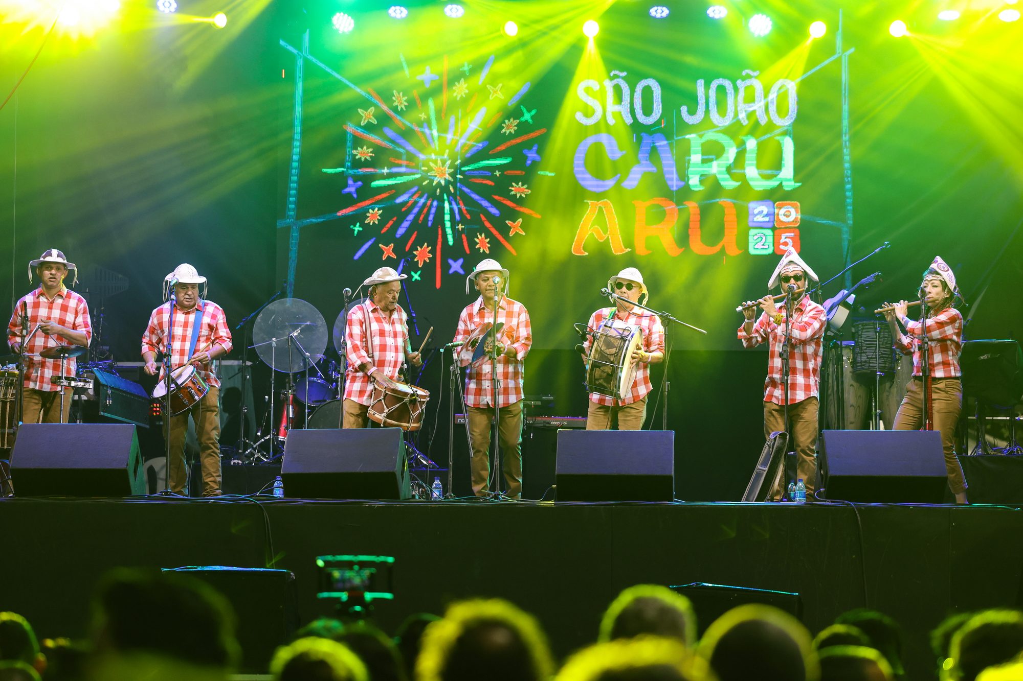Banda de Pífanos de Caruaru no palco do São João.